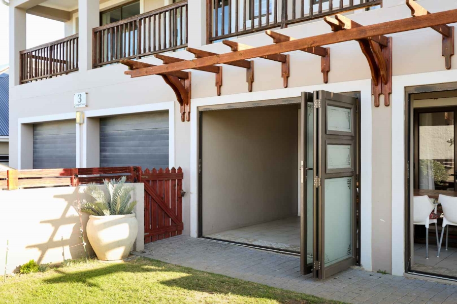 3 Bedroom Property for Sale in Kraaibosch Western Cape